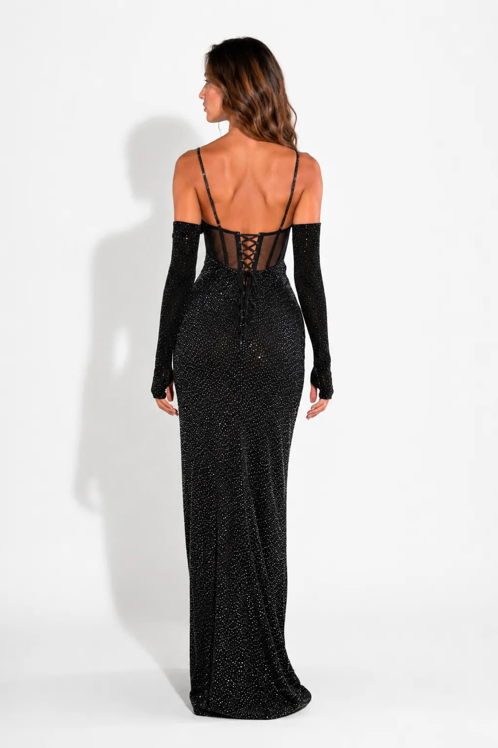 Vestido de gala de cristal negro metálico con flores bordadas/adornadas a mano